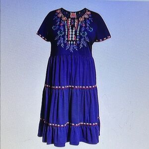 Johnny Was Navy Floral Embroidered Top size xs oversized